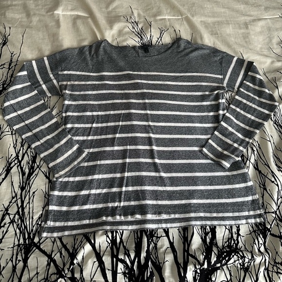 🦋J Crew Deck Striped top long sleeve gray & white cozy casual preppy Size M EUC - Picture 3 of 11